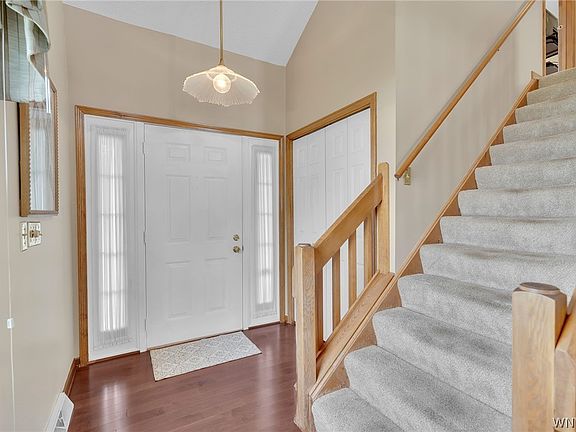 2nd image of 31 Hillcrest Hts