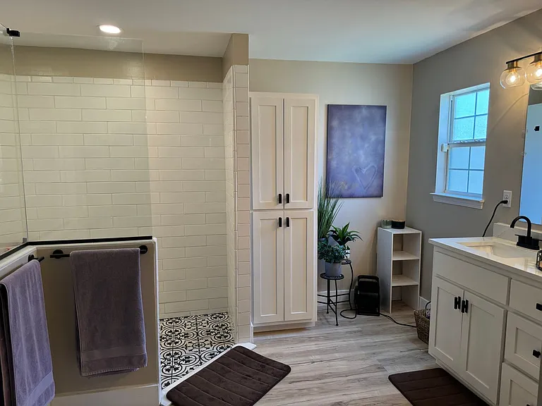 230 Oxford Ave — Photo 11