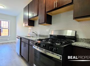 622-30 West Cornelia Avenue, Chicago, IL 60657
