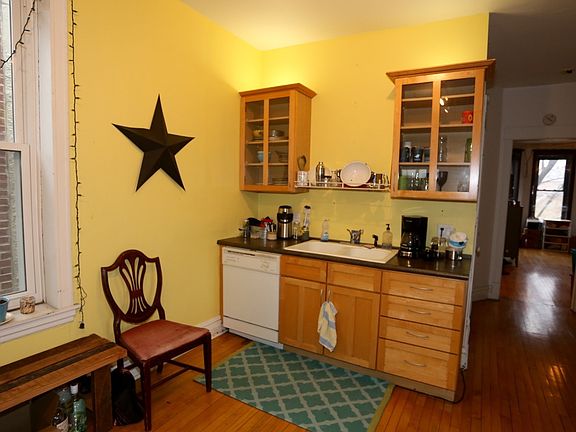 3rd image of 2013 N Hoyne Ave #03