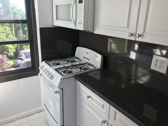 5th image of 2728 Henry Hudson Pkwy APT 51C