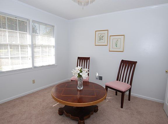 5th image of 131 Court Inn Ln