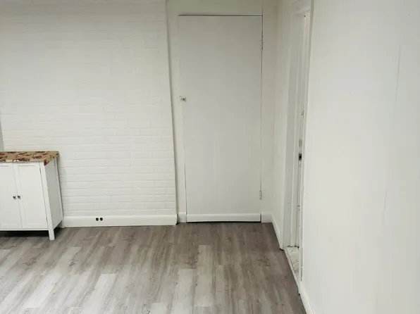 113 Van Pelt Avenue image 1 of 16