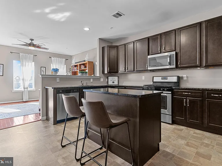 2109 Hayward Ave — Photo 9