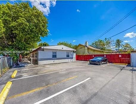 1st image of 669 NW 28th St APT 4