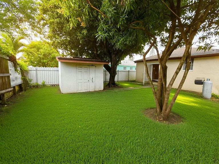8013 NW 10th Ct — Photo 8