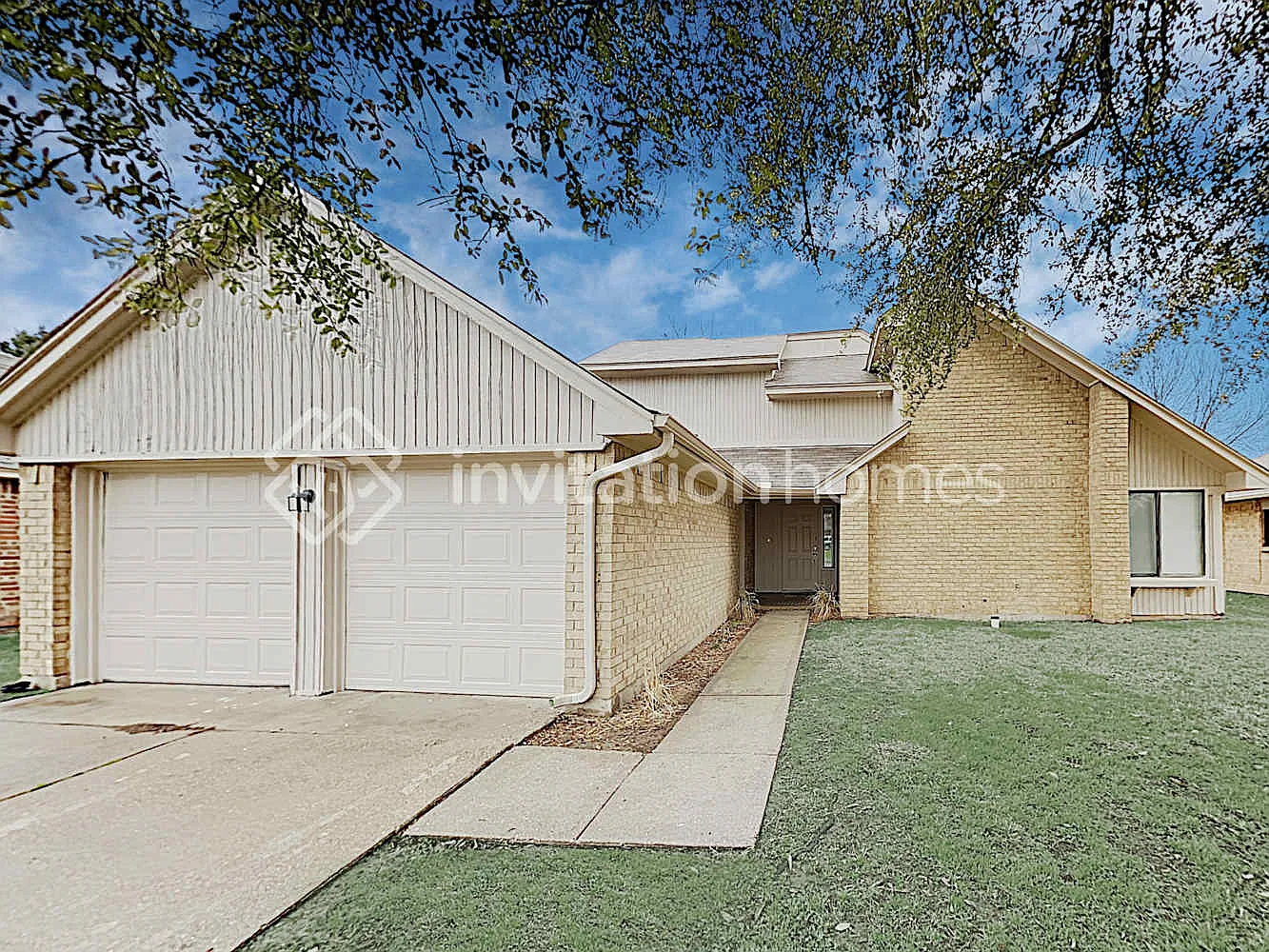 2414 Claremont Dr Grand Prairie, TX 75052 — Photo 1