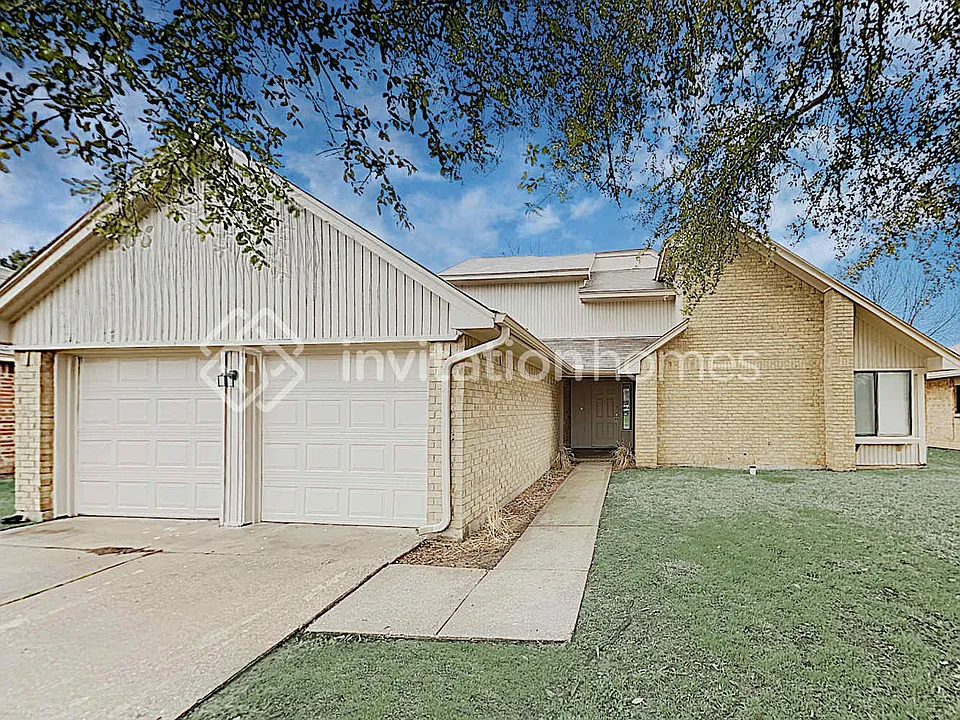 2414 Claremont Dr