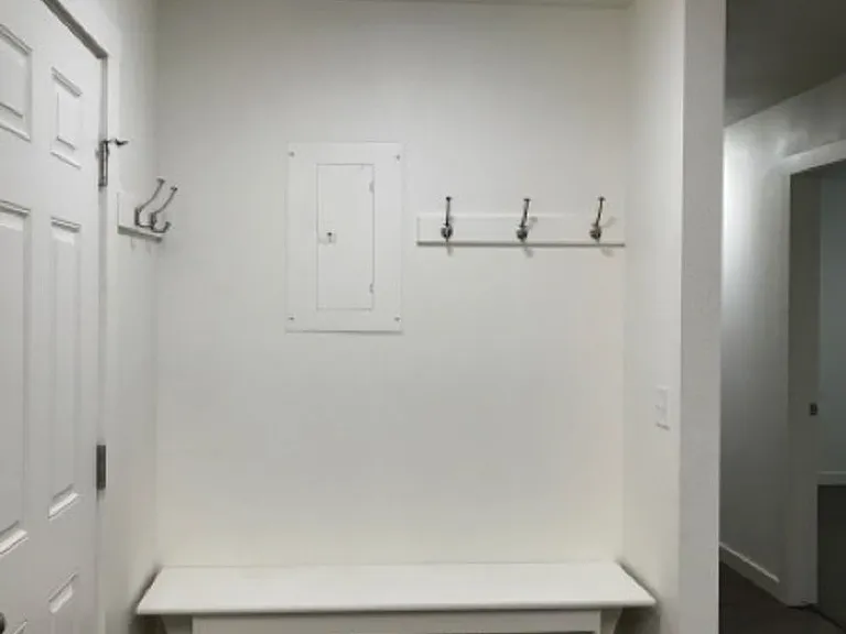 592 Monroe St — Photo 3