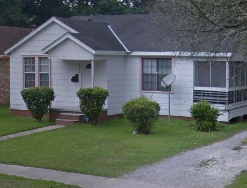 2nd image of 4133 Fairfields Ave