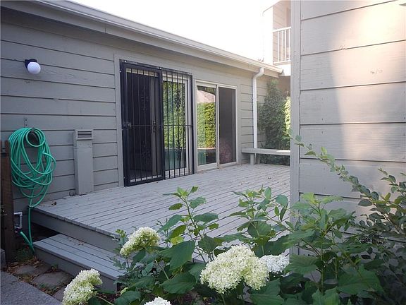 4th image of 24 Heatherwood Ln