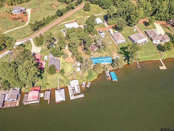 5th image of 2468 Lake Park Ln