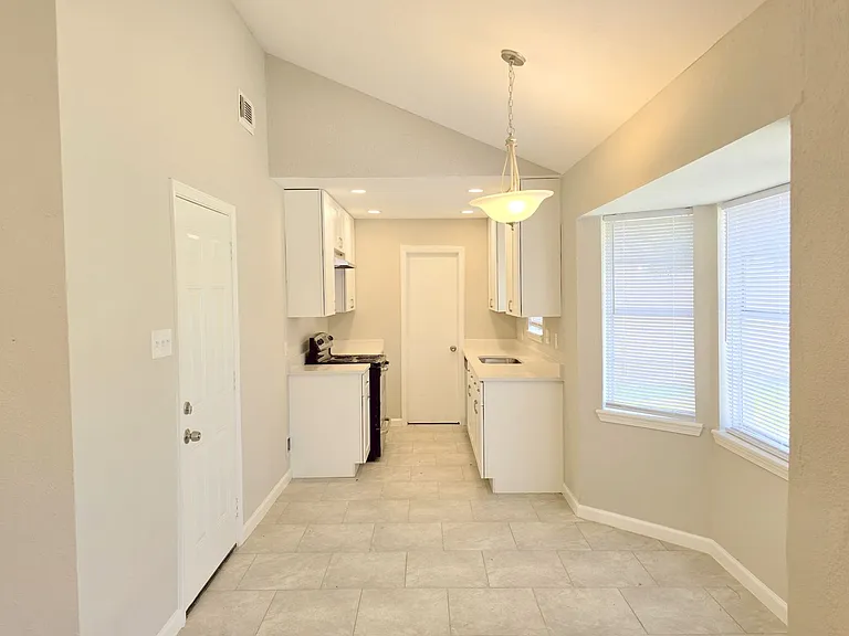 5404 Hazel St — Photo 16