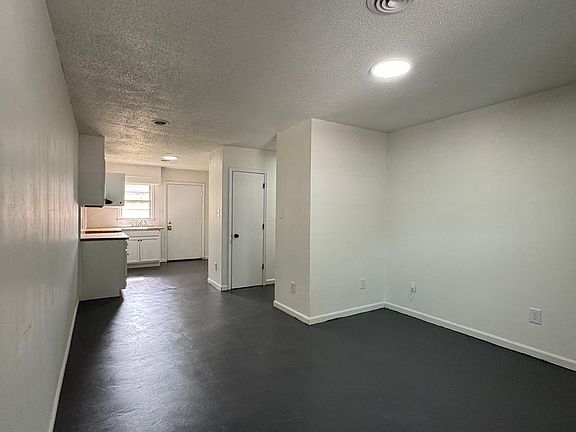 2nd image of 818 Taggart Ave #F