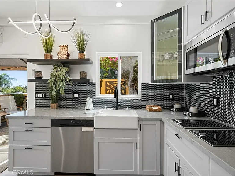 2258 Helios Dr — Photo 4