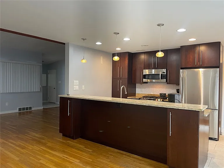 1236 Wightman St — Photo 11