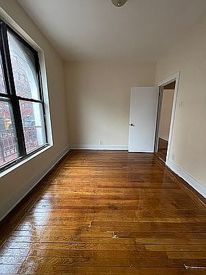 5th image of 1035 45th St #1L