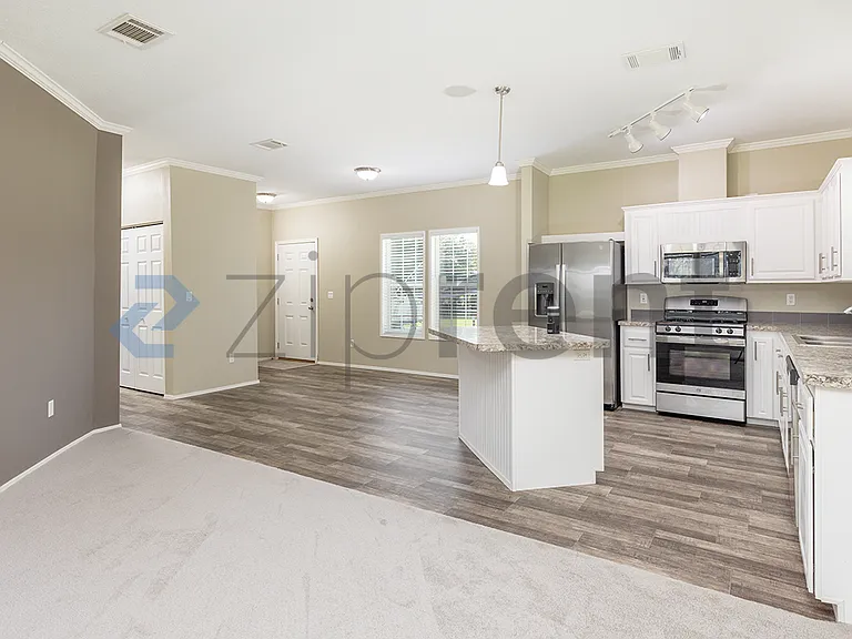 8055 Hoboh Ln — Photo 4