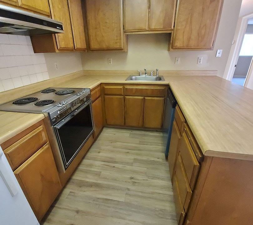 1st image of 502B Hyacinth Ct