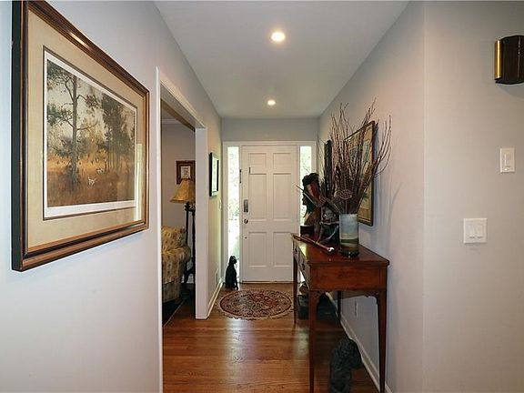 5th image of 2914 Mabry Ln NE