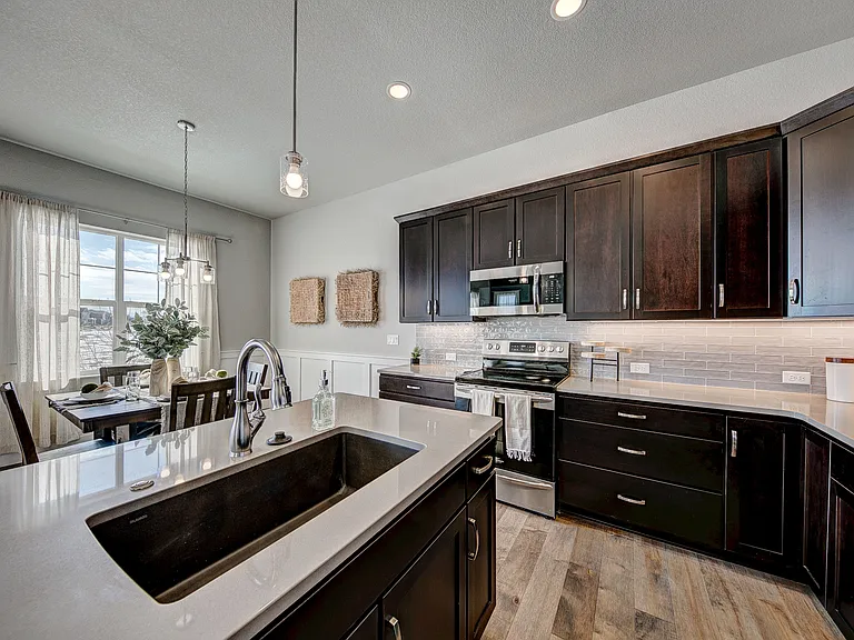 3303 Red Mountain Ave — Photo 12