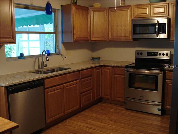 4th image of 417 Patricia Ave