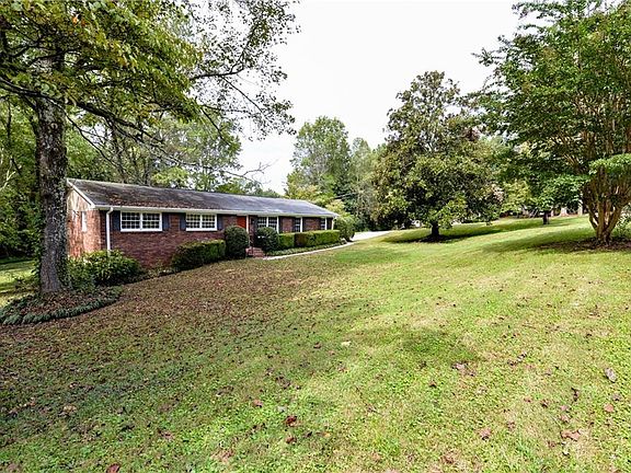 3rd image of 3031 Tina Ln
