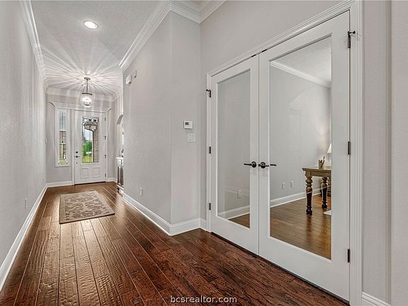 2nd image of 2202 Ironwood Dr