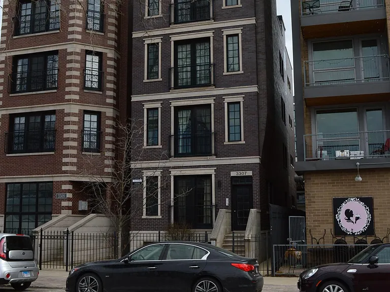 3307 N Sheffield Ave #1 — Photo 3