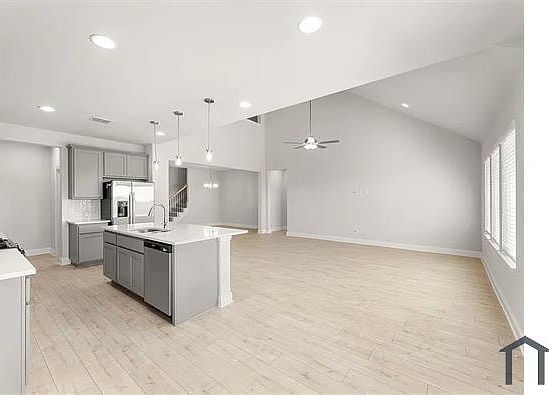 3rd image of 2138 Rhodora Ave