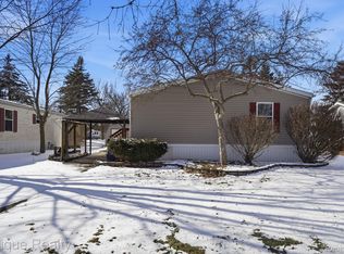 271 Lovell Ct, Flushing, MI 48433