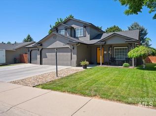 2210 E Meadow Wood Dr, Meridian, ID 83646