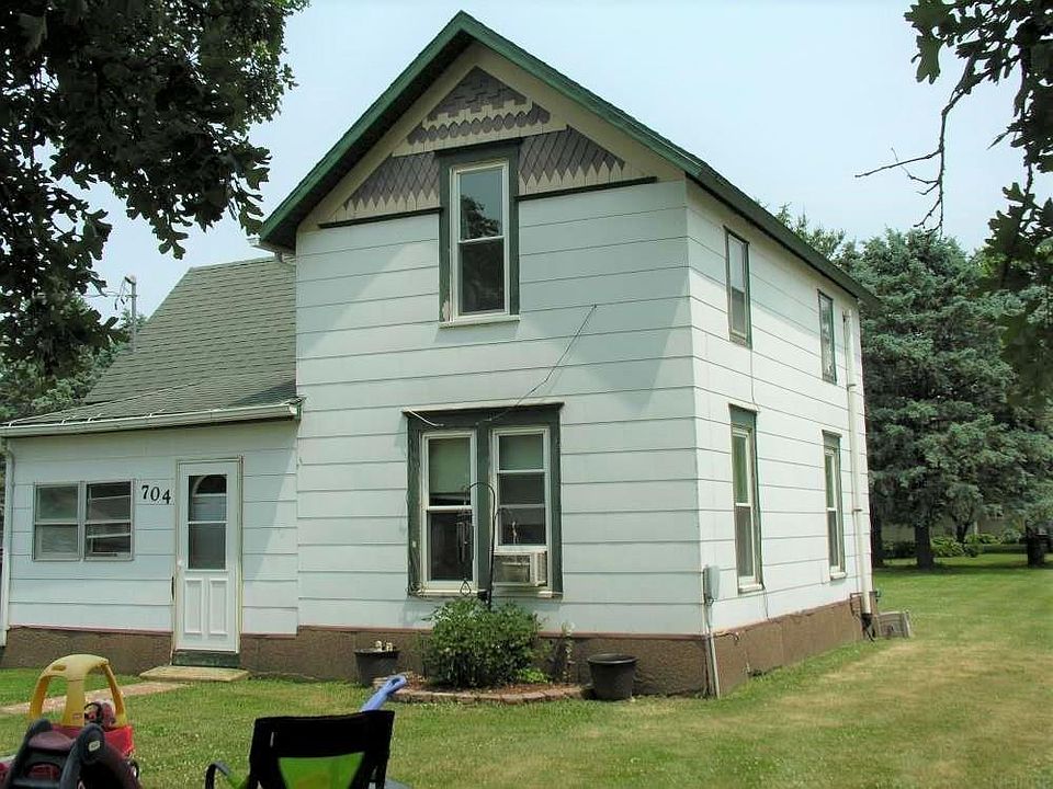 704 Woodland Ave, Riceville, IA 50466 Zillow