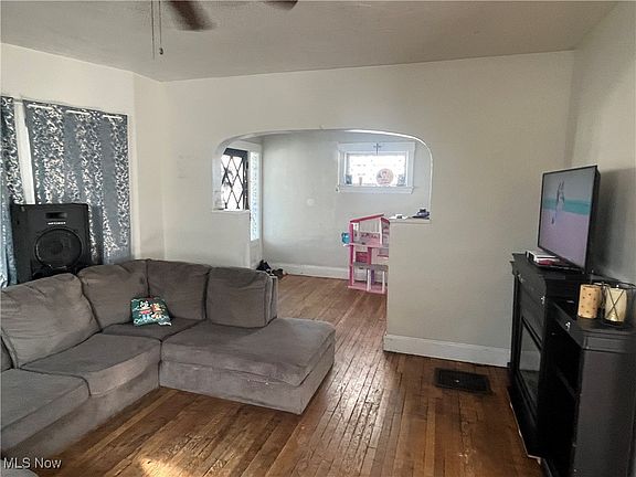 5th image of 7409 Dearborn Ave
