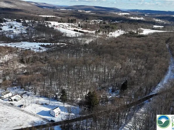 Hillside Dr, Barnesville, PA 18214