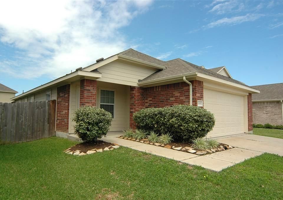 1st image of 10922 Kelly Hill Ct