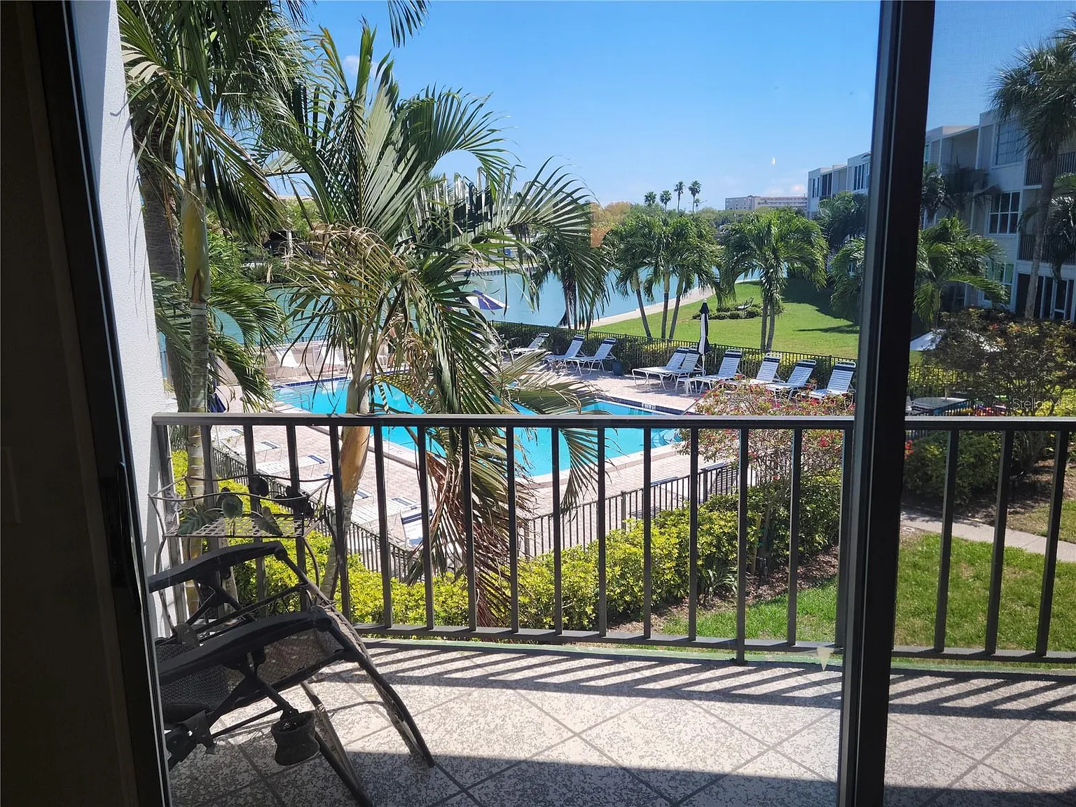 long term waterfront 2/2 condo — Photo 2
