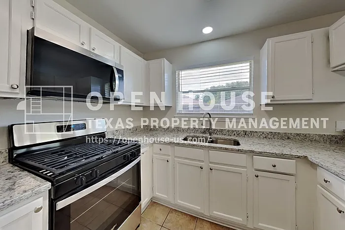 2631 Sherwood Hollow Ln — Photo 5
