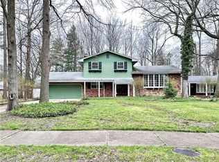 25027 Heather Ln, Richmond Heights, OH 44143