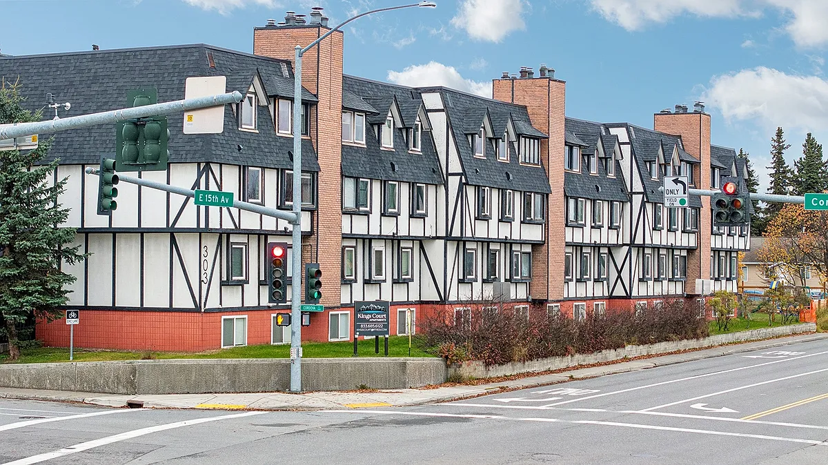 Building Photo - Kings Court