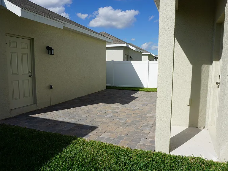 11084 Folklore St — Photo 33