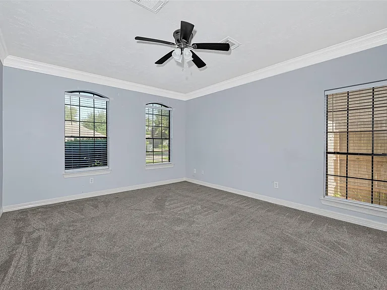 202 Cascade Pines Dr — Photo 17