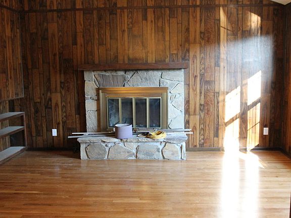 4th image of 406 Teresa Ann Dr