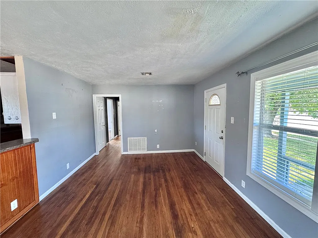 2 bed, 1.0 bath, 802 sqft, $1,450 — Photo 4