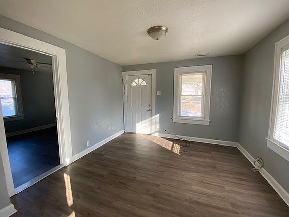 3rd image of 1462 S Illinois St