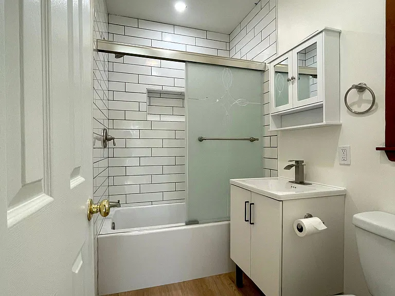 6946 Gentry Ave — Photo 6