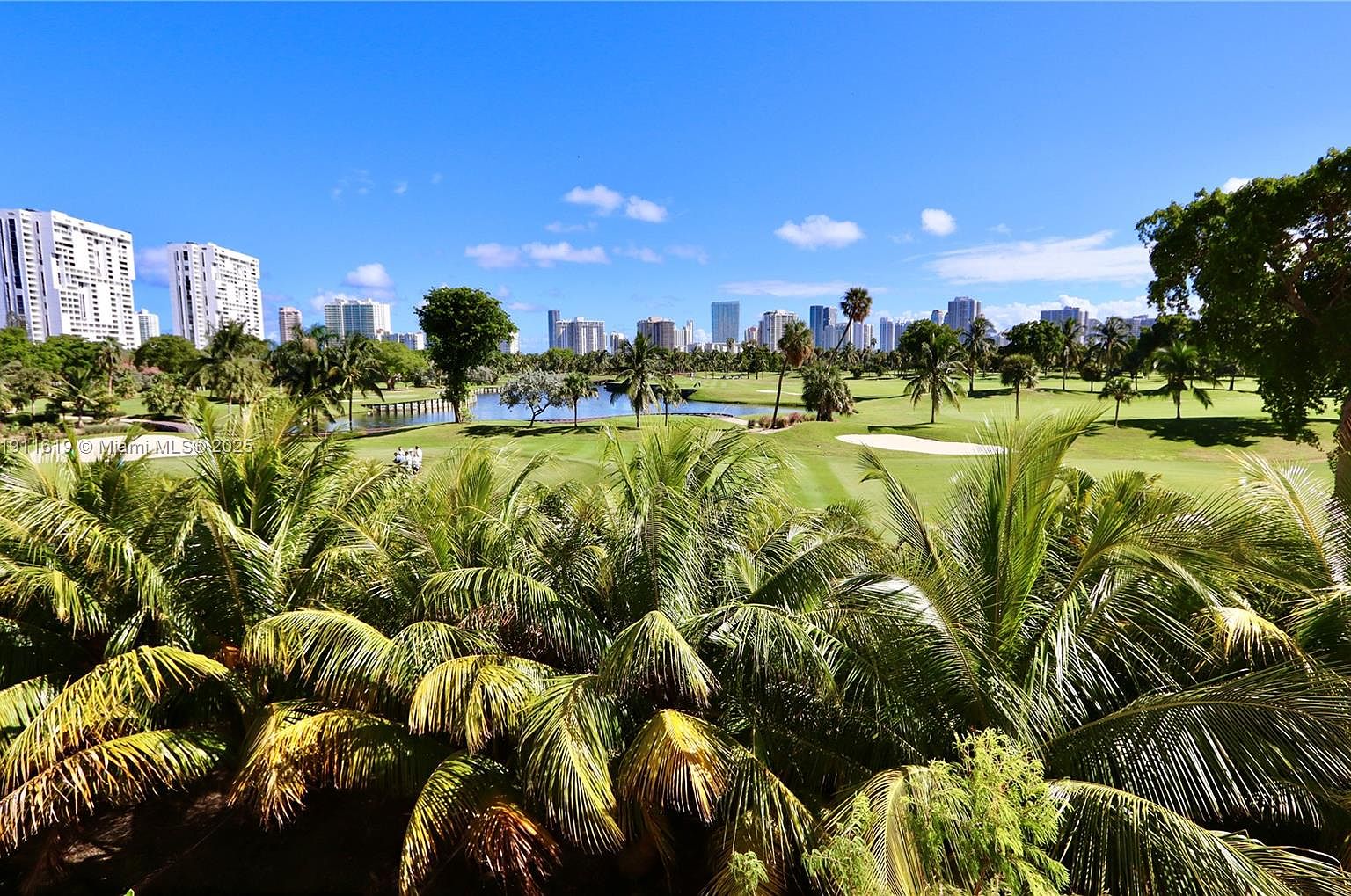 20379 W Country Club Dr APT 836