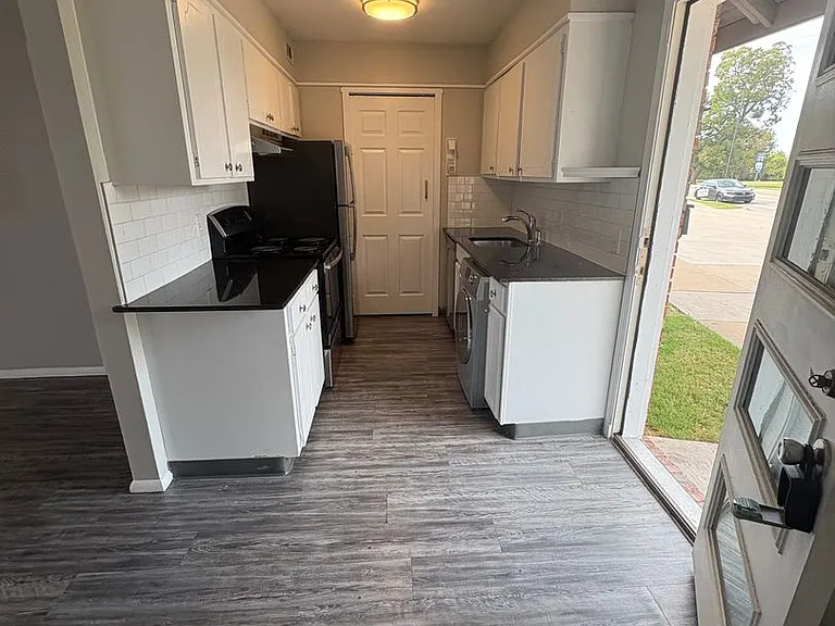 Marella Apartments — Photo 3