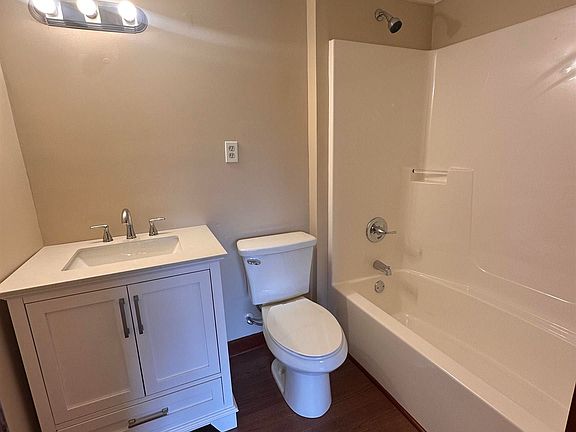 2nd image of 76 Three J Ln