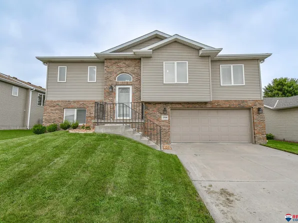 2309 NW 43rd St, Lincoln, NE 68524